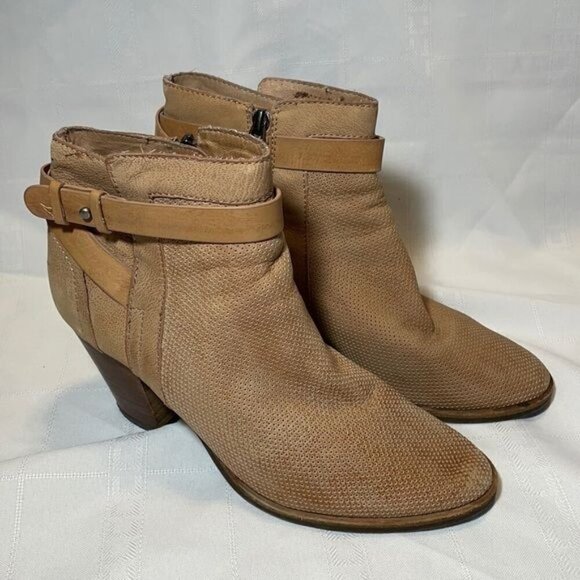 Dolce Vita Yuri Tan Suede Perforated Ankle Boots Booties Fall Sz 9 - Picture 3 of 12